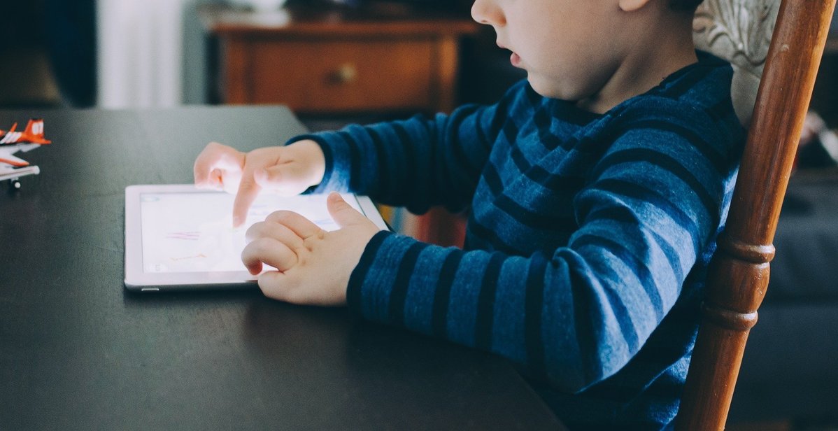Symptoms of Too Much Screen Time
